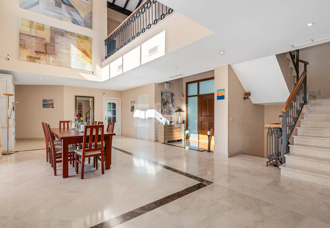 Large Andalusian villa with sea view in Paraiso Alto