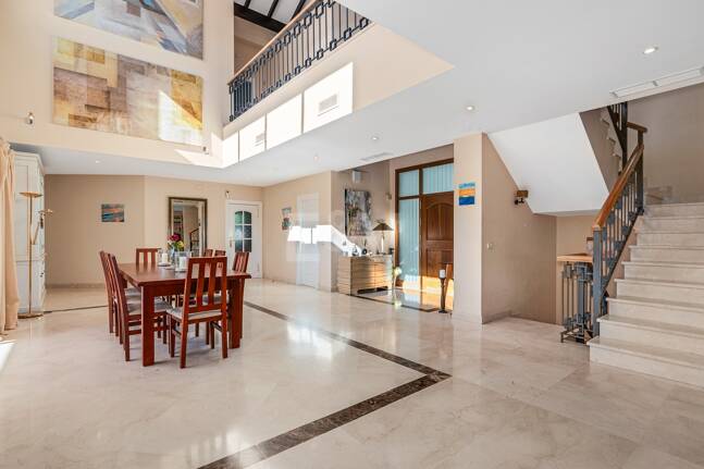 Large Andalusian villa with sea view in Paraiso Alto