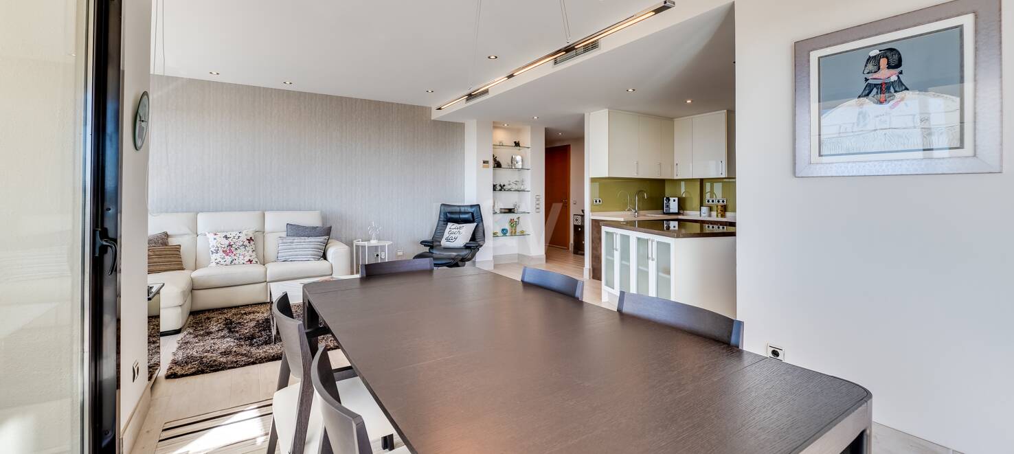 Renoverad Penthouse med spektakulär Öppna havet Visa i Altos de los Monteros
