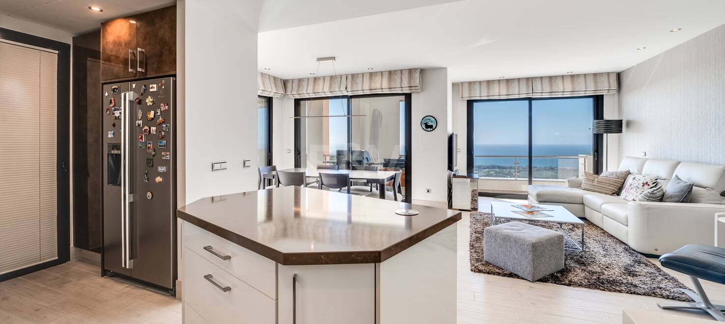 Renoverad Penthouse med spektakulär Öppna havet Visa i Altos de los Monteros