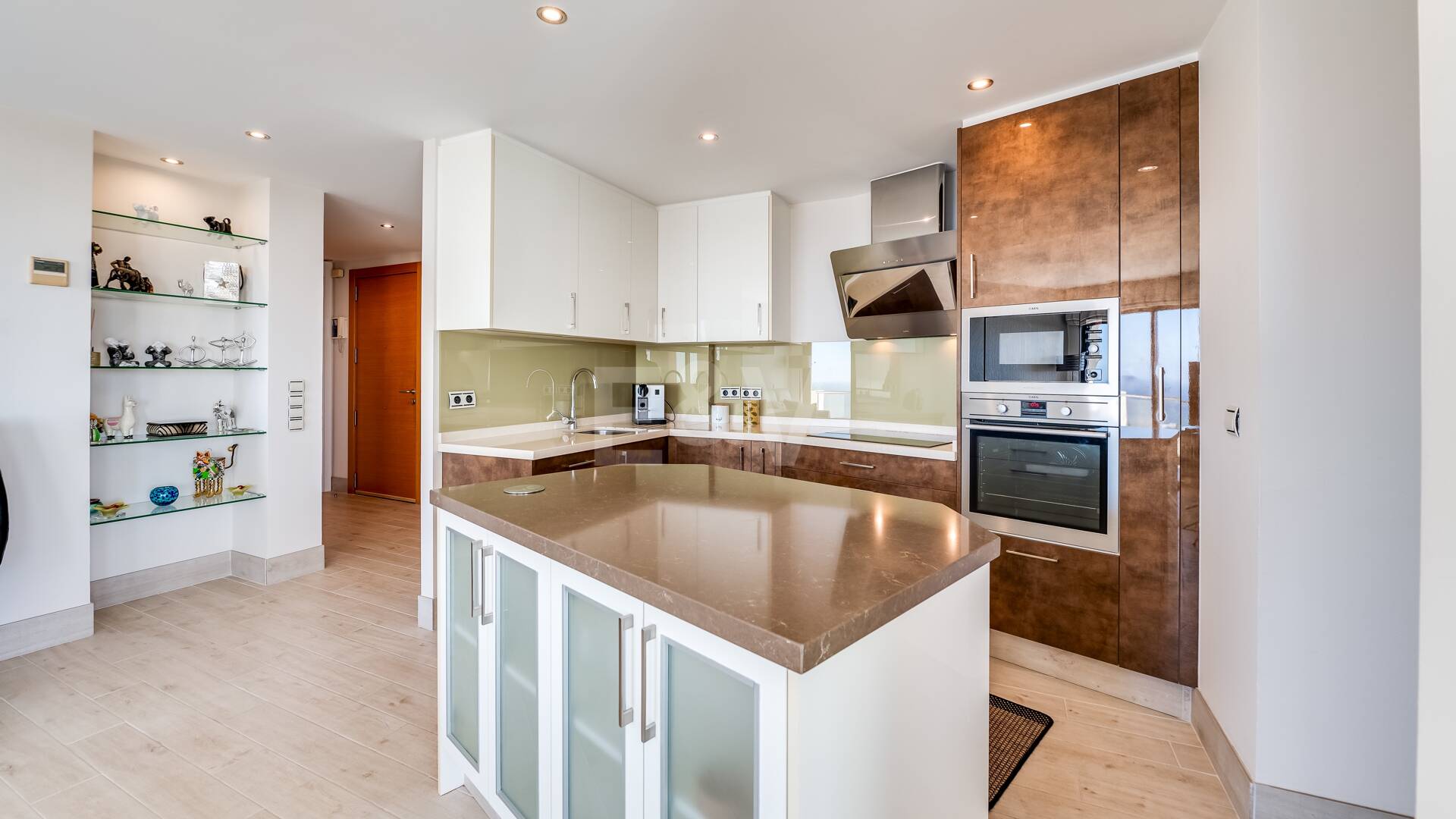 Refurbished Penthouse with Spectacular Open Sea View in Altos de los Monteros