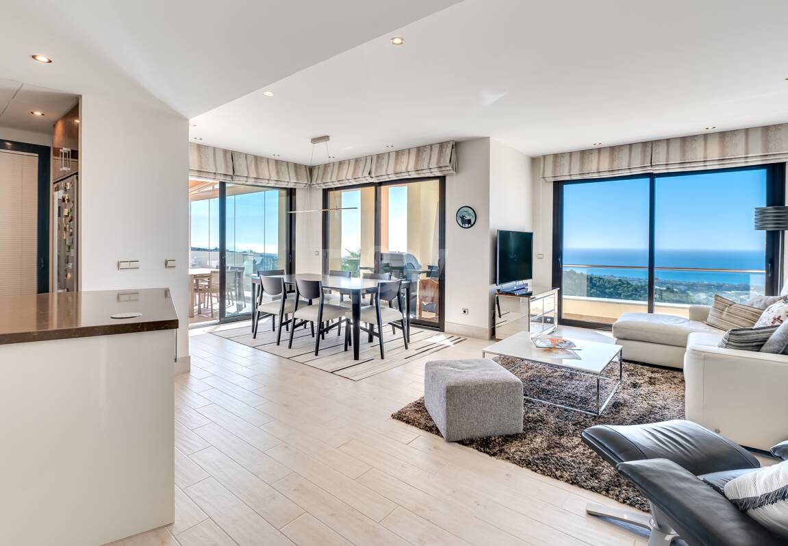 Renoverad Penthouse med spektakulär Öppna havet Visa i Altos de los Monteros