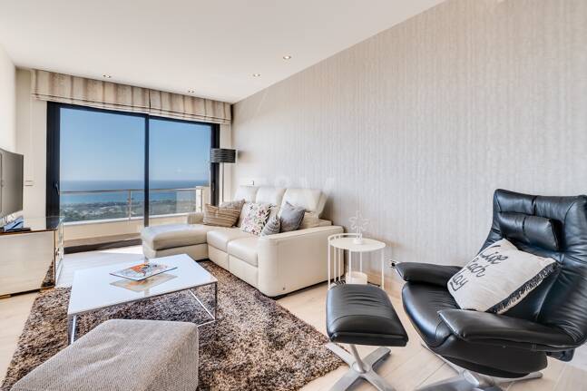 Renoverad Penthouse med spektakulär Öppna havet Visa i Altos de los Monteros