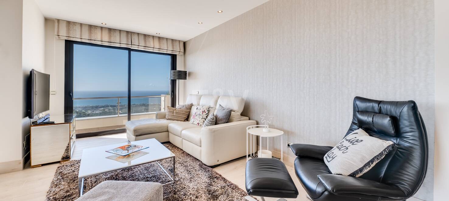 Renoverad Penthouse med spektakulär Öppna havet Visa i Altos de los Monteros