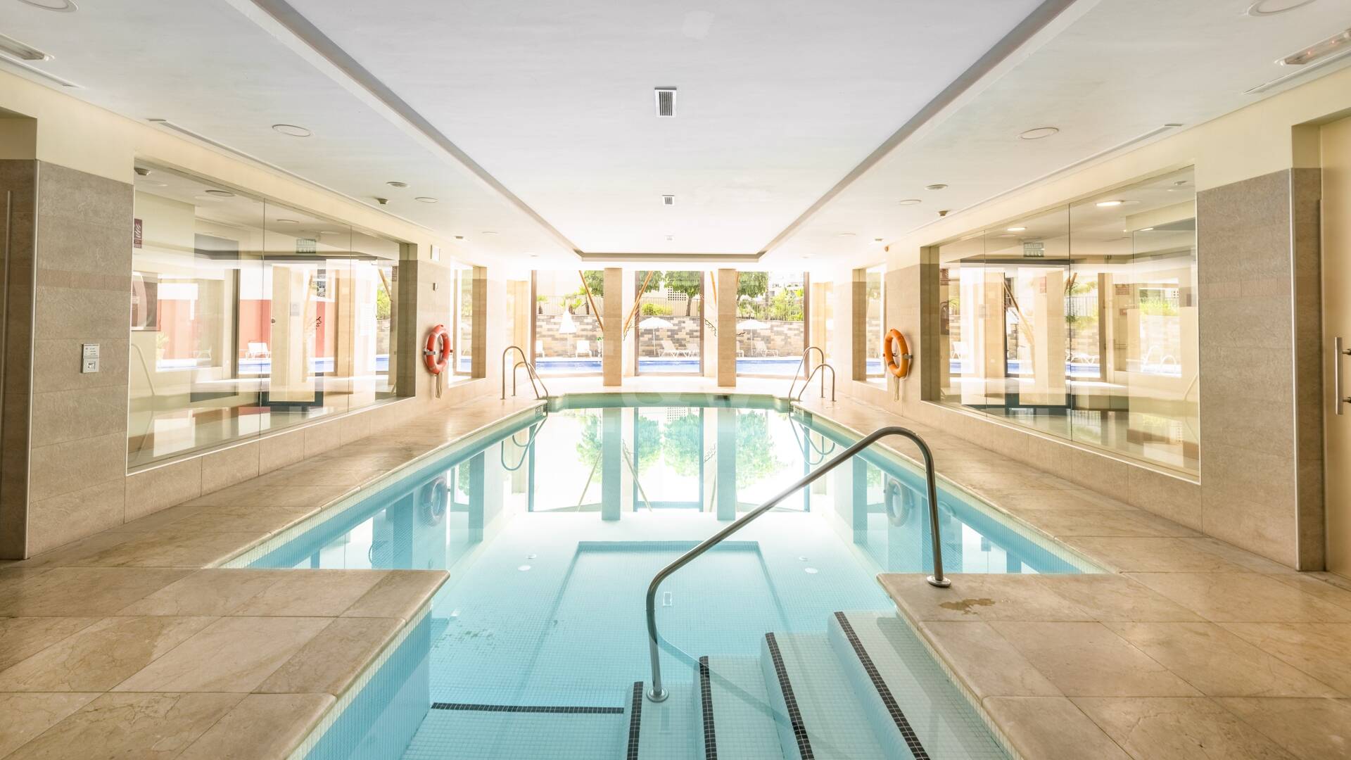 Renoverad Penthouse med spektakulär Öppna havet Visa i Altos de los Monteros