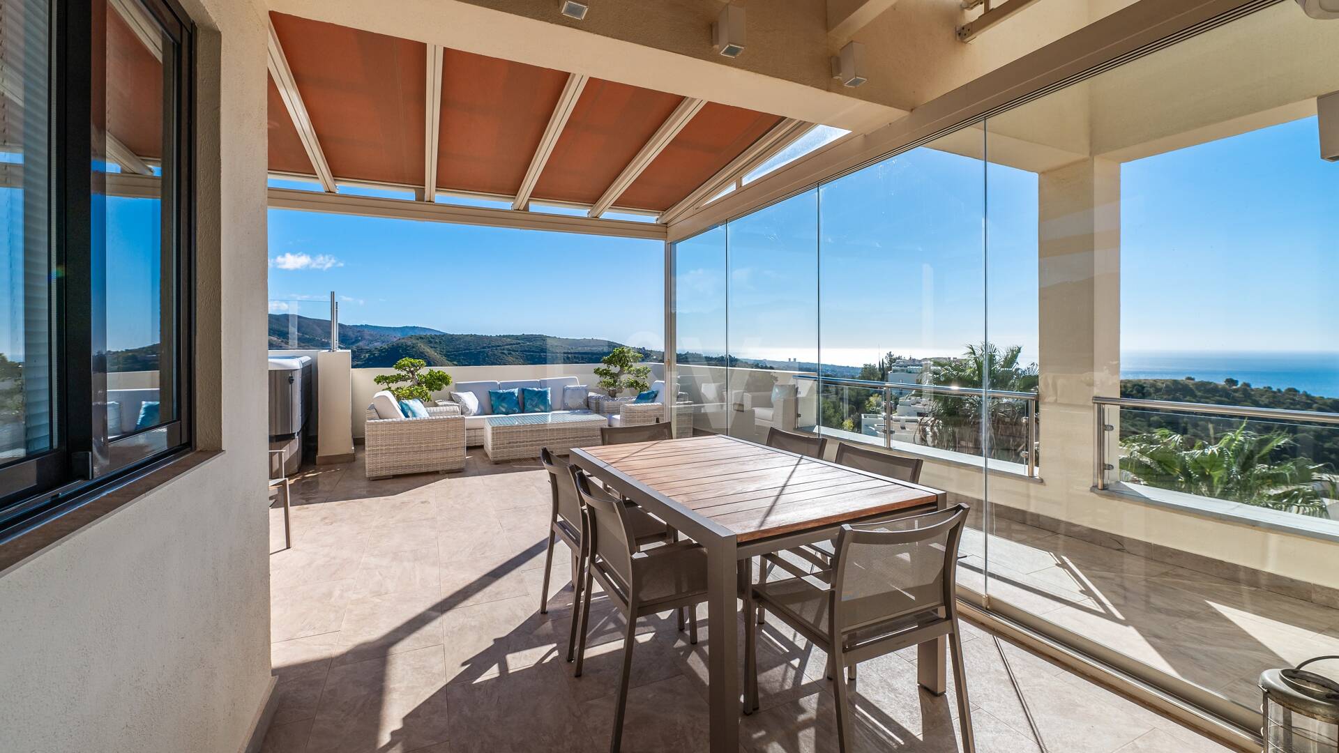 Refurbished Penthouse with Spectacular Open Sea View in Altos de los Monteros