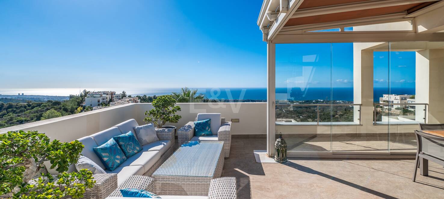 Renoverad Penthouse med spektakulär Öppna havet Visa i Altos de los Monteros