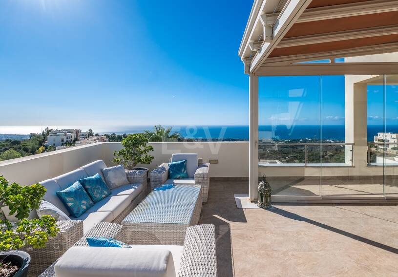 Renoverad Penthouse med spektakulär Öppna havet Visa i Altos de los Monteros