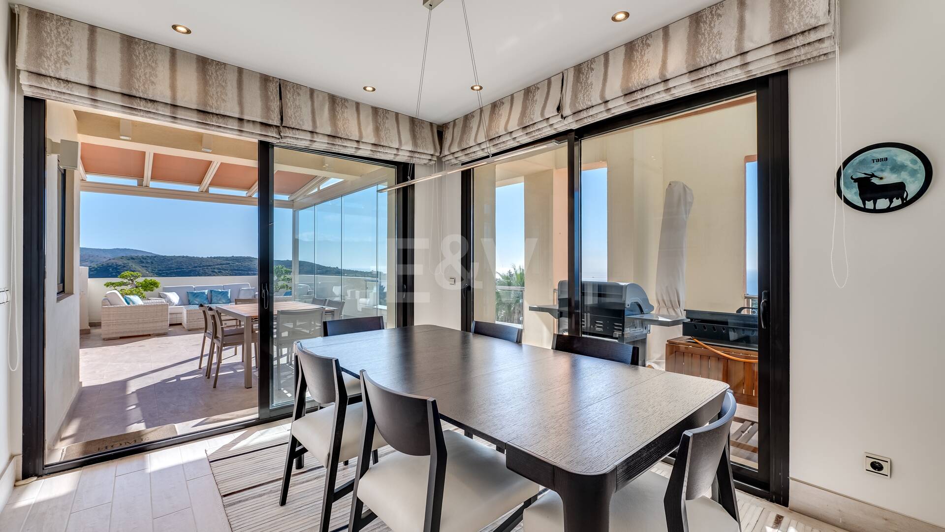 Renoverad Penthouse med spektakulär Öppna havet Visa i Altos de los Monteros