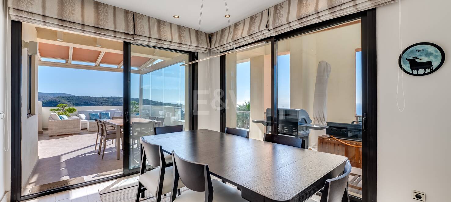 Renoverad Penthouse med spektakulär Öppna havet Visa i Altos de los Monteros