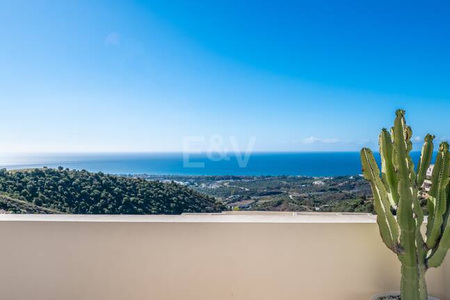 Renoverad Penthouse med spektakulär Öppna havet Visa i Altos de los Monteros