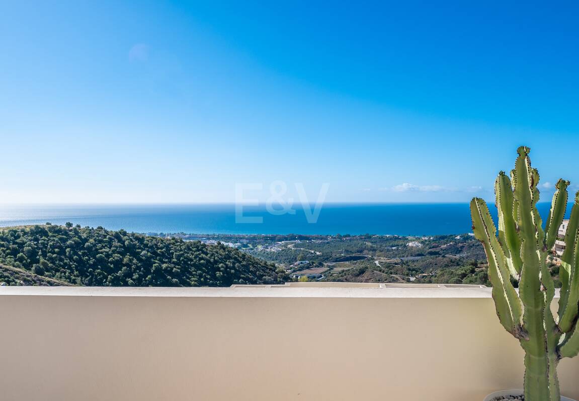 Renoverad Penthouse med spektakulär Öppna havet Visa i Altos de los Monteros