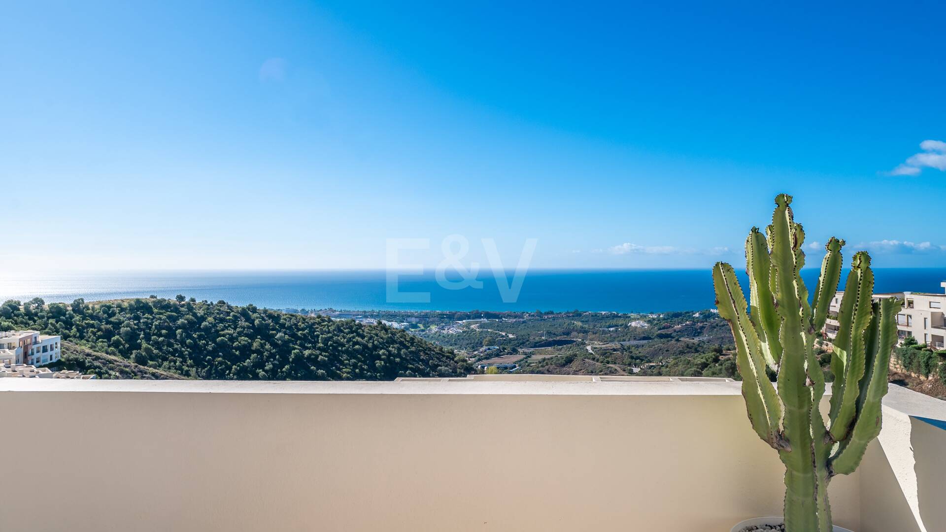 Renoverad Penthouse med spektakulär Öppna havet Visa i Altos de los Monteros