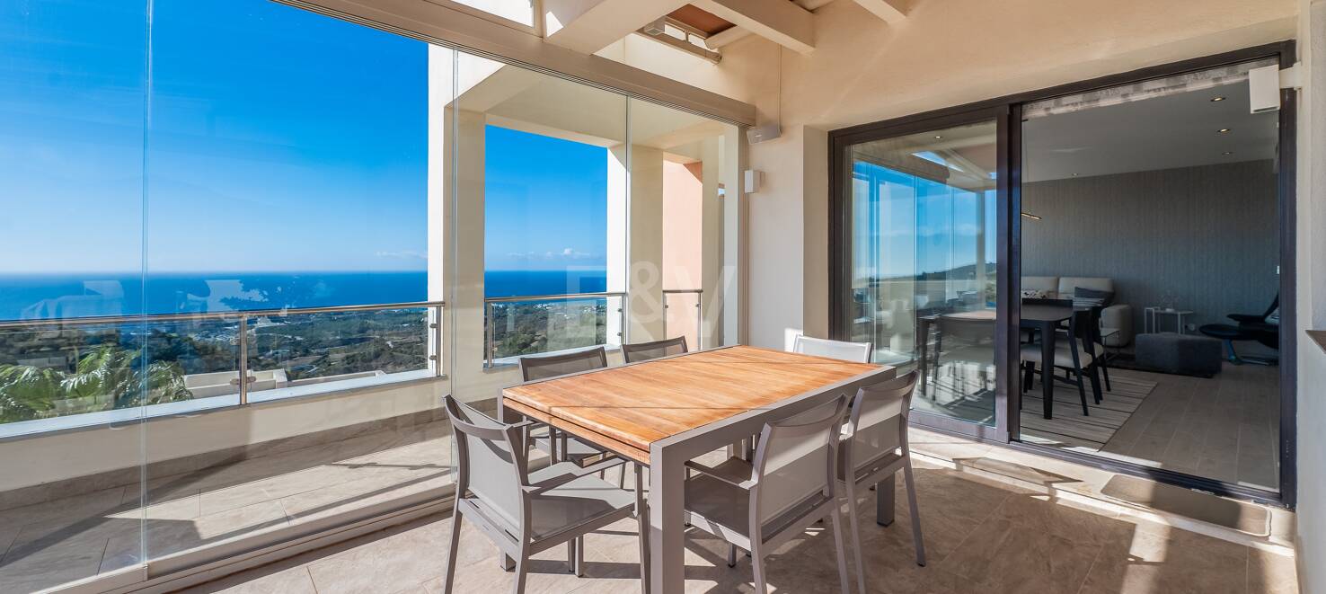 Renoverad Penthouse med spektakulär Öppna havet Visa i Altos de los Monteros