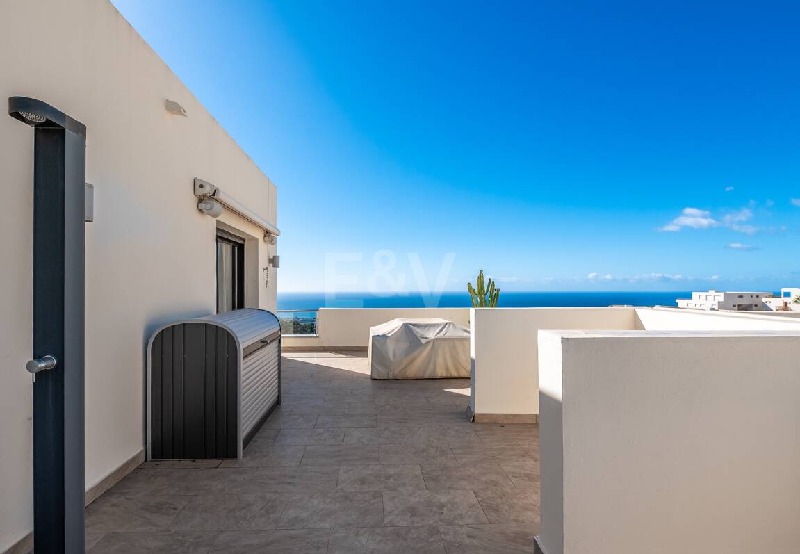 Renoverad Penthouse med spektakulär Öppna havet Visa i Altos de los Monteros