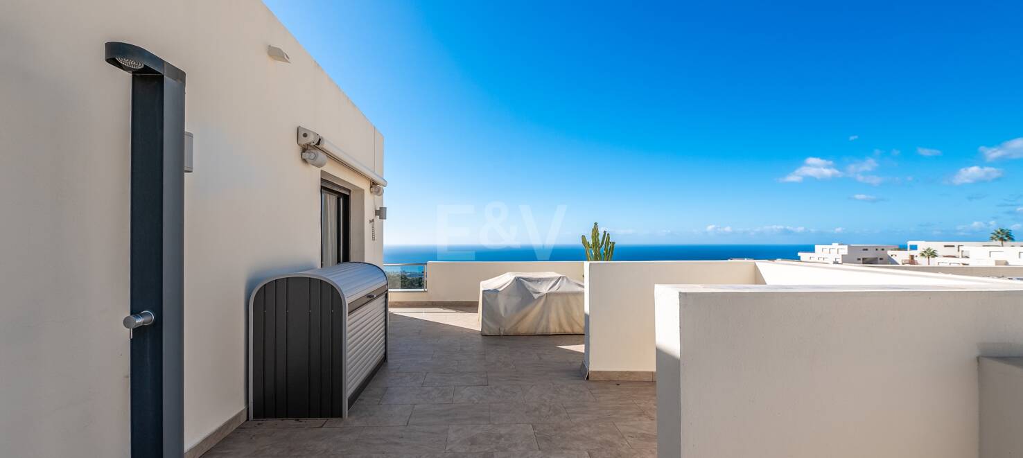 Renoverad Penthouse med spektakulär Öppna havet Visa i Altos de los Monteros