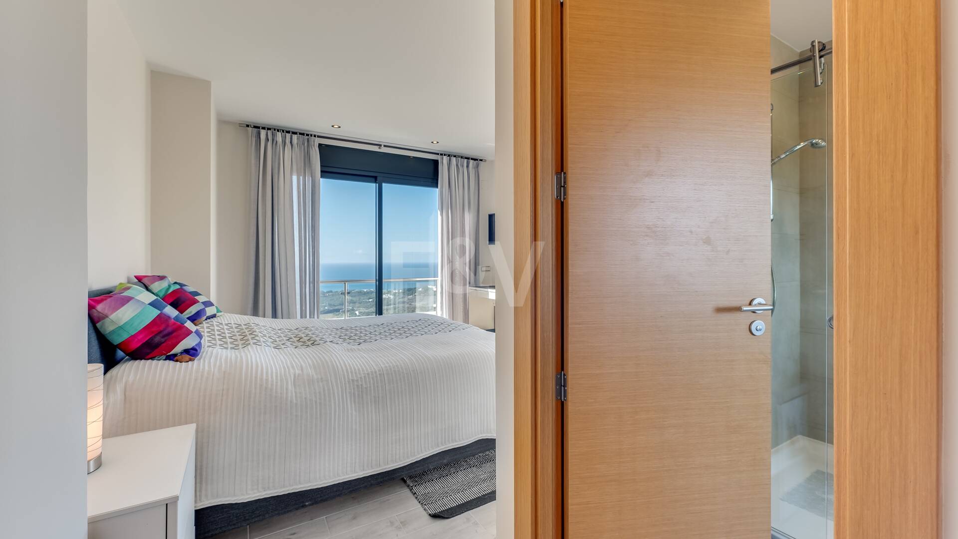 Refurbished Penthouse with Spectacular Open Sea View in Altos de los Monteros