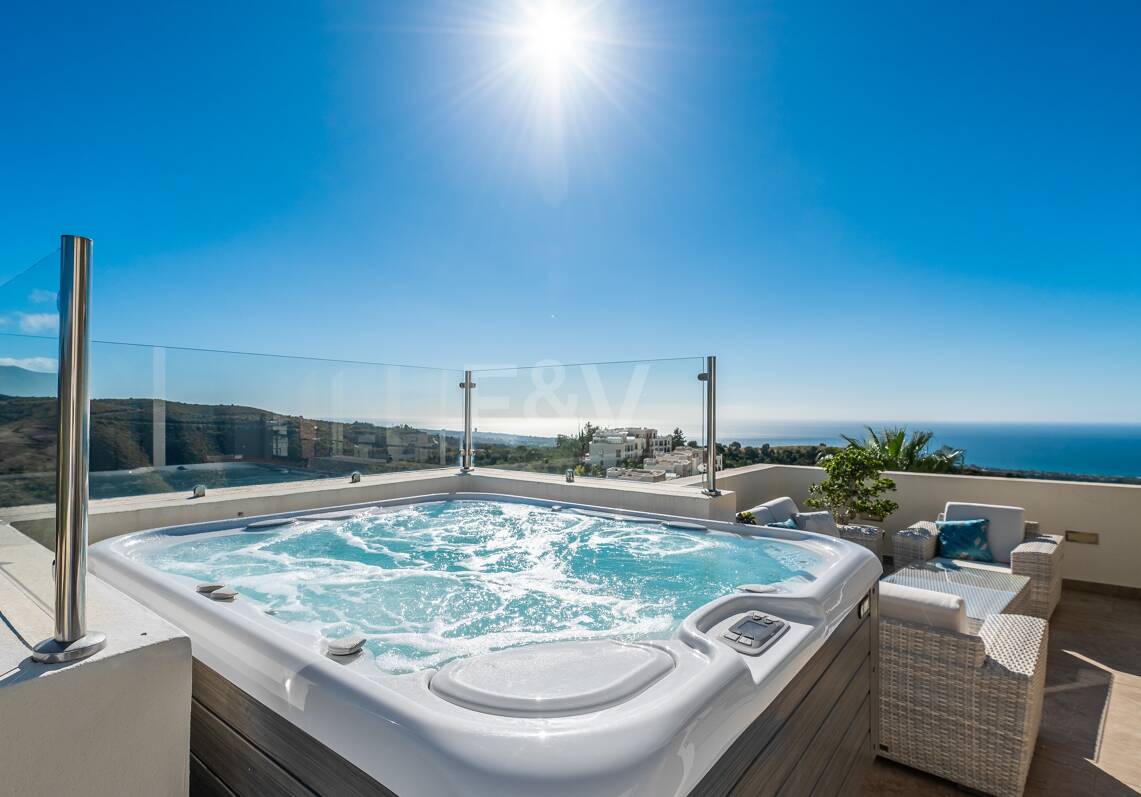Przebudowany Penthouse ze Spectacular Morze otwarte Widok w Altos de los Monteros