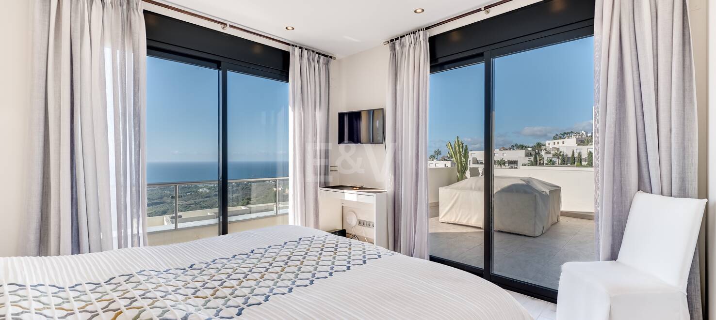 Renoverad Penthouse med spektakulär Öppna havet Visa i Altos de los Monteros