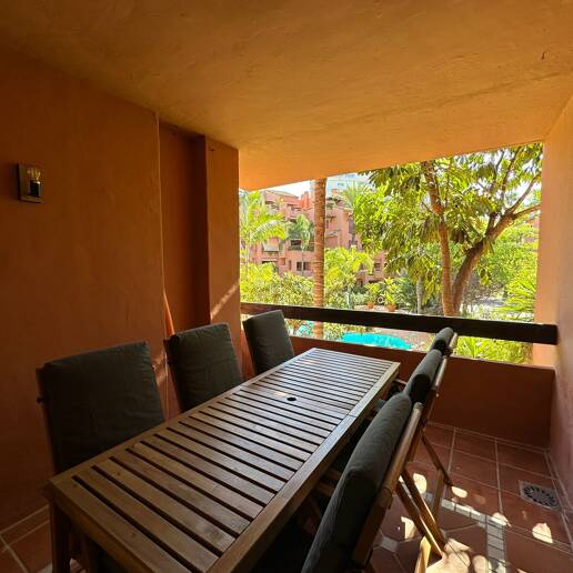 Apartamento de 2 habitaciones a 200m de la playa Alicate, Marbella