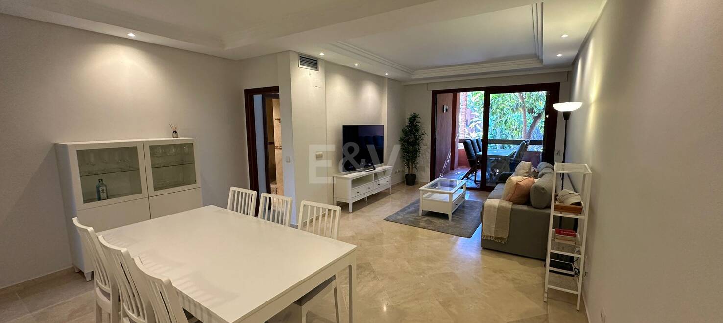 Apartamento de 2 habitaciones a 200m de la playa Alicate, Marbella