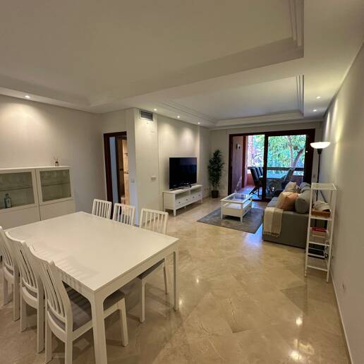 Apartamento de 2 habitaciones a 200m de la playa Alicate, Marbella