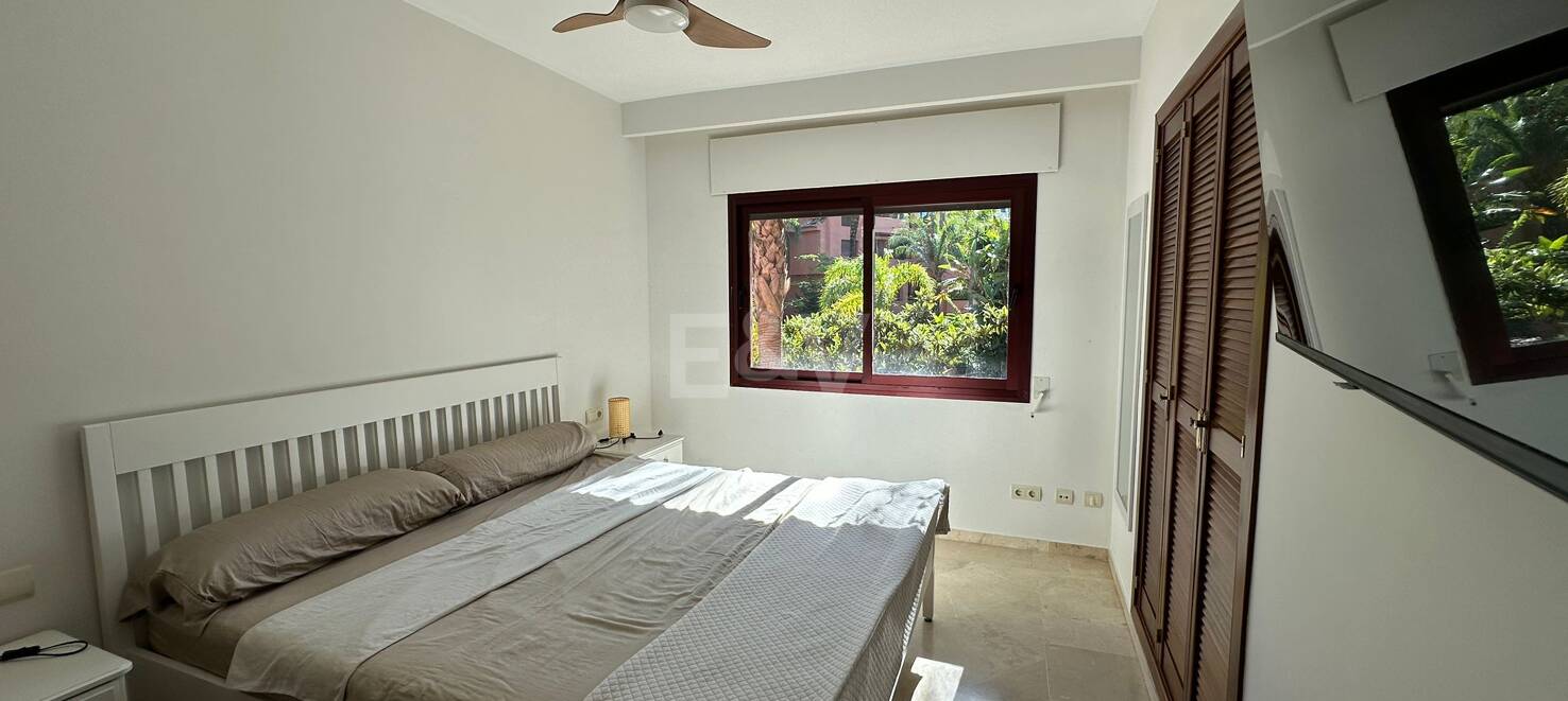 Apartamento de 2 habitaciones a 200m de la playa Alicate, Marbella