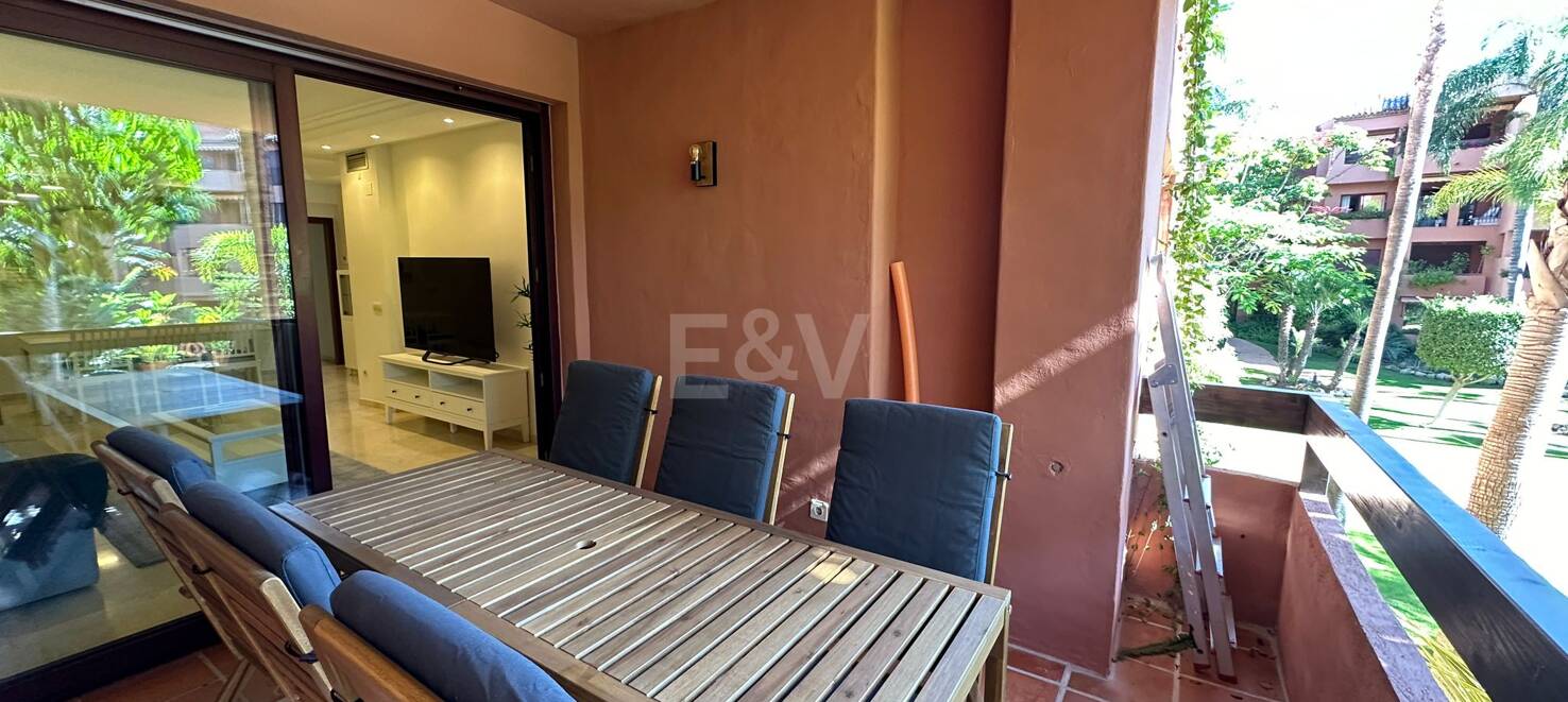 Apartamento de 2 habitaciones a 200m de la playa Alicate, Marbella