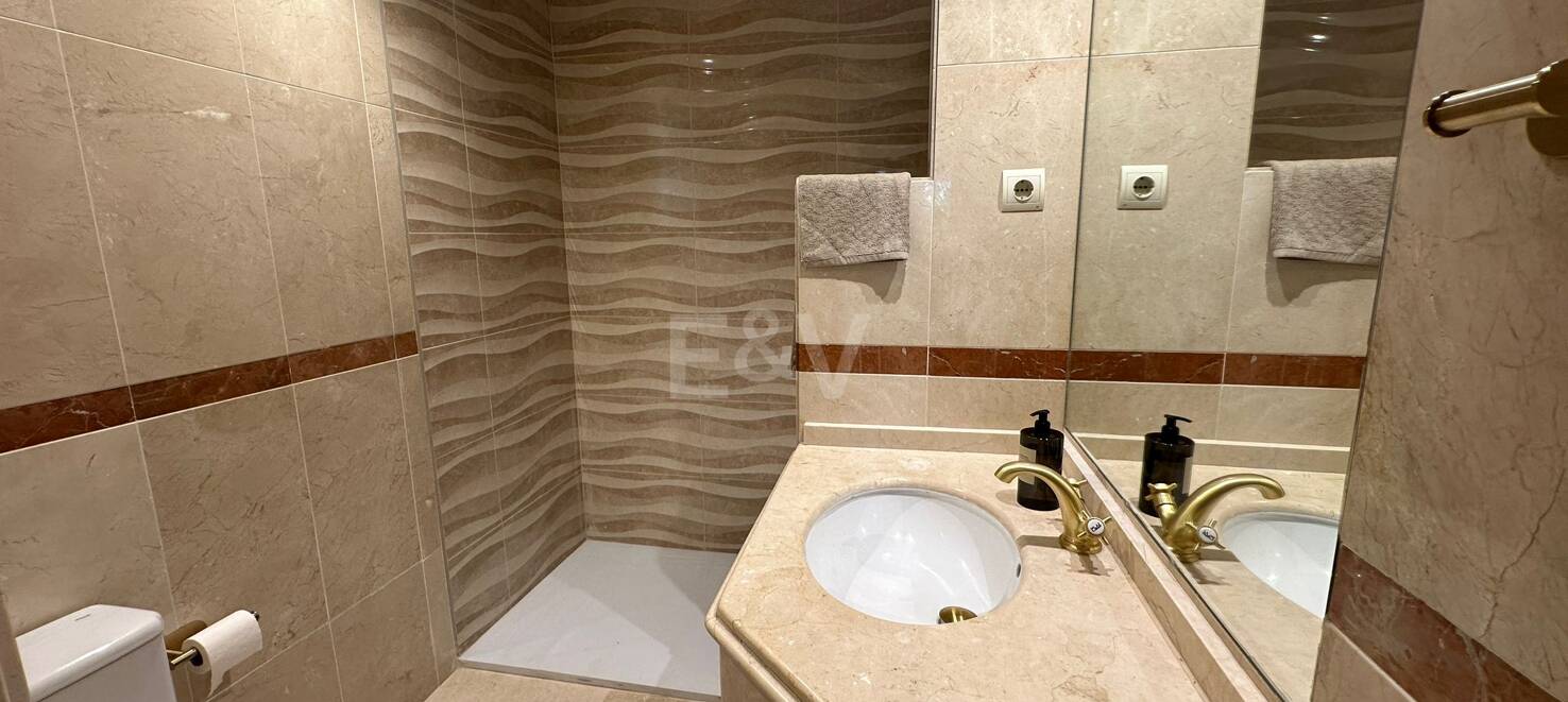 Apartamento de 2 habitaciones a 200m de la playa Alicate, Marbella