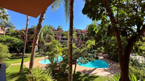 Apartamento de 2 habitaciones a 200m de la playa Alicate, Marbella