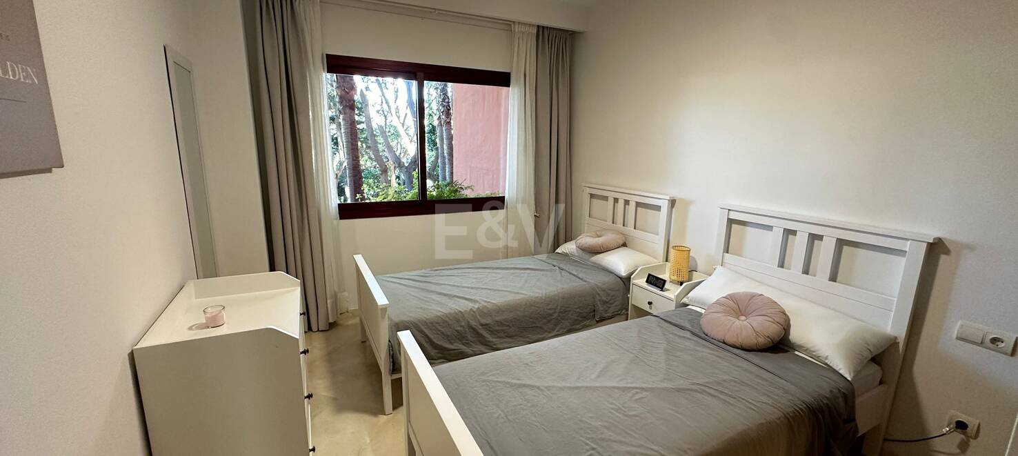 Apartamento de 2 habitaciones a 200m de la playa Alicate, Marbella