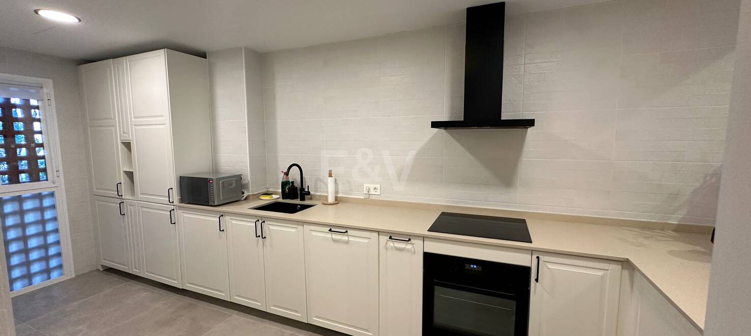 Apartamento de 2 habitaciones a 200m de la playa Alicate, Marbella