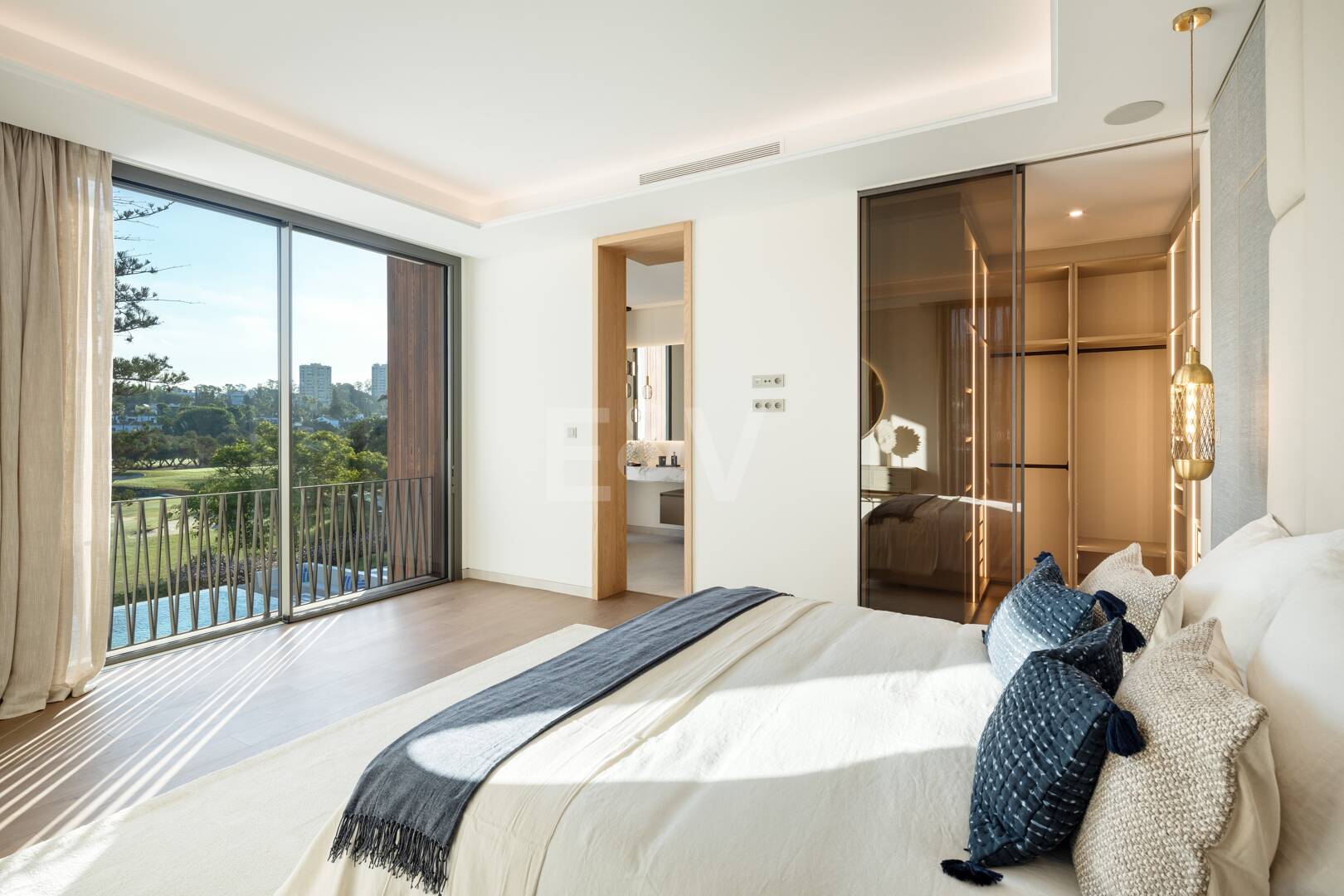 Luxurious Modern Design Villa Frontline Golf in Las Brisas