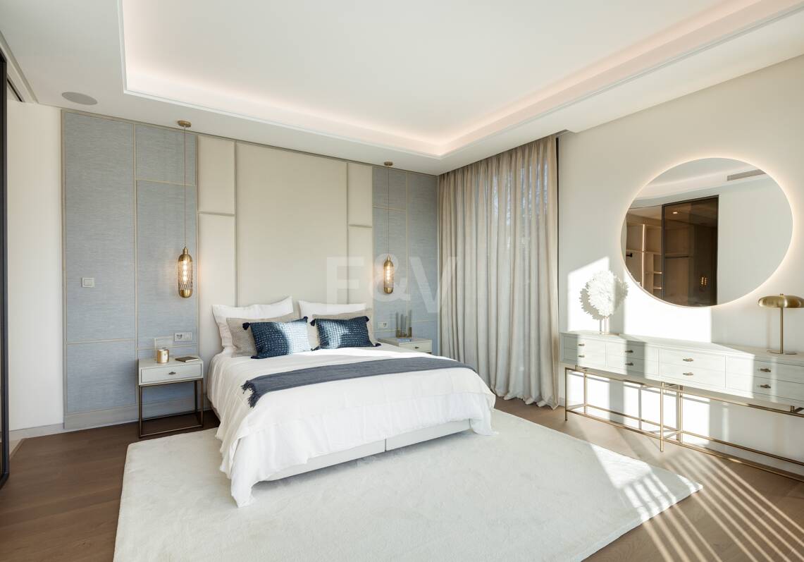Luxurious Modern Design Villa Frontline Golf in Las Brisas
