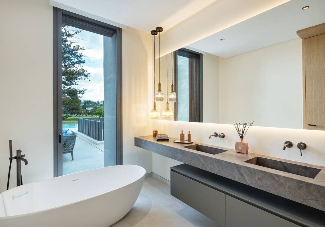 Luxurious Modern Design Villa Frontline Golf in Las Brisas