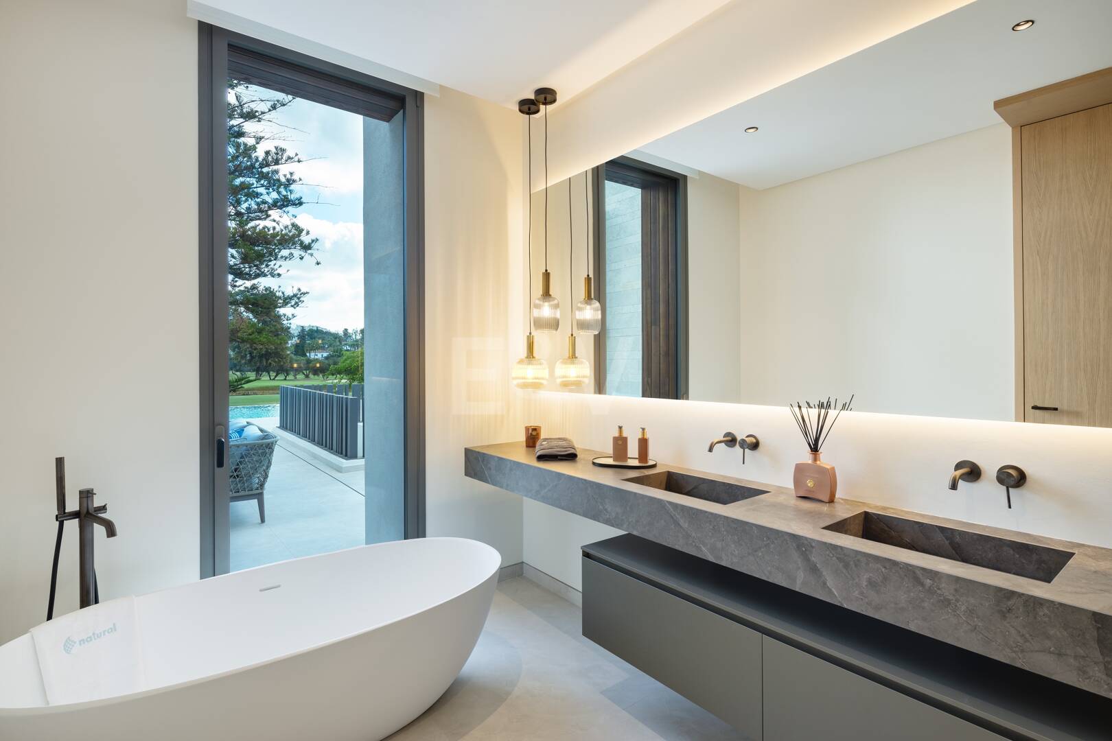 Luxurious Modern Design Villa Frontline Golf in Las Brisas