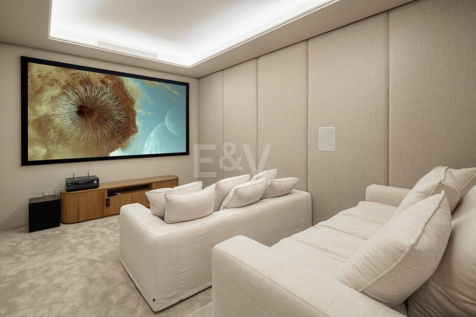 Luxurious Modern Design Villa Frontline Golf in Las Brisas