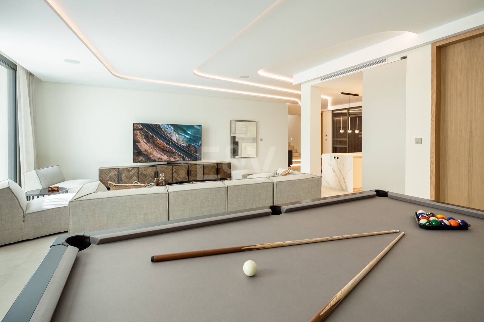 Luxurious Modern Design Villa Frontline Golf in Las Brisas