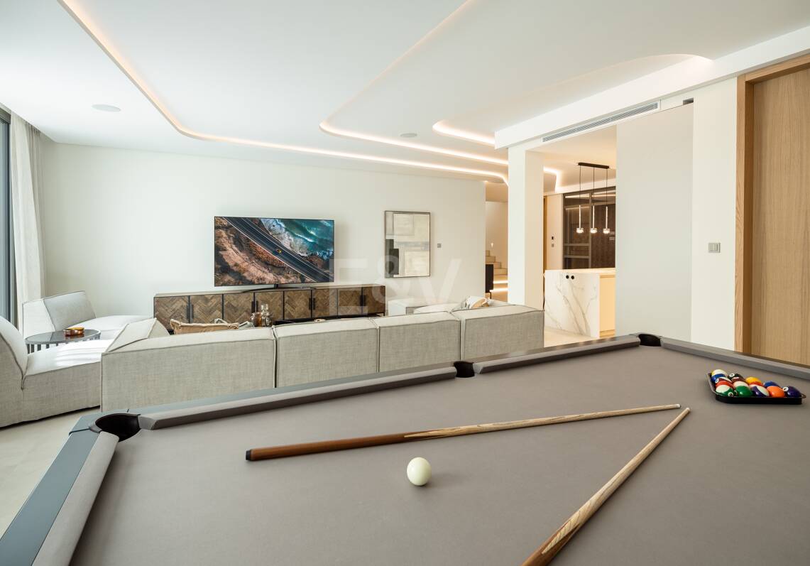Luxurious Modern Design Villa Frontline Golf in Las Brisas