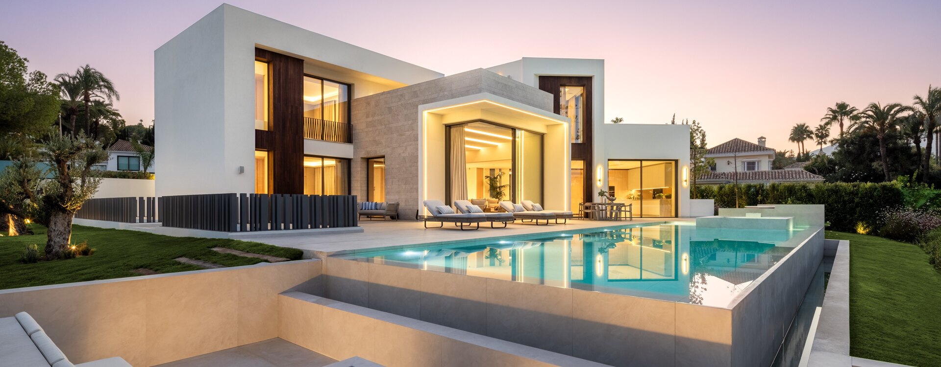 Luxurious Modern Design Frontline Golf Villa in Nueva Andalucía