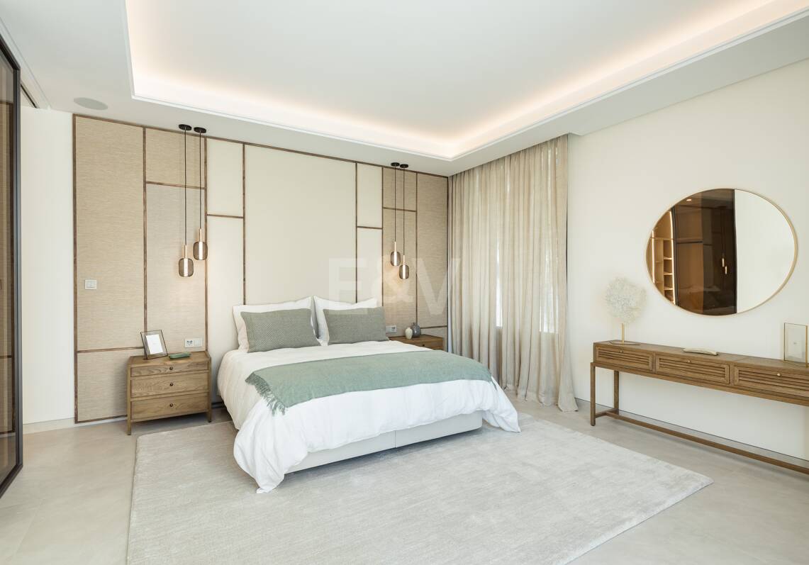 Luxurious Modern Design Villa Frontline Golf in Las Brisas