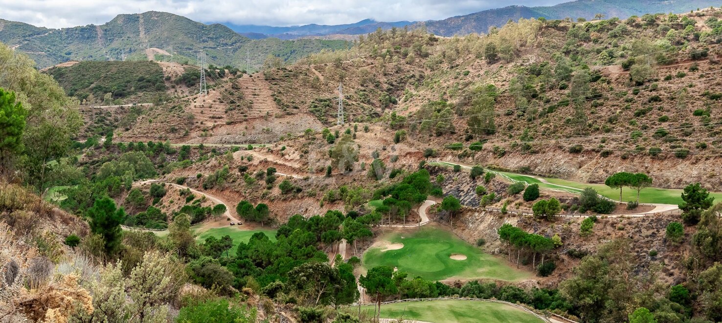 Prime Building Plot in La Zagaleta with Stunning Golf Views