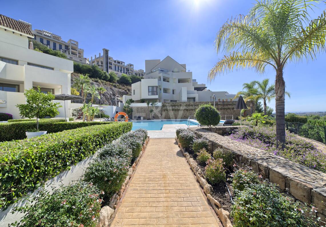 Atico duplex con piscina privada en Flamingos Golf Resort