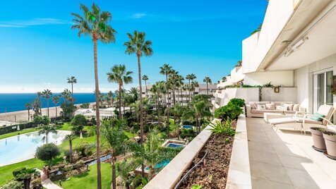 Front line beach duplex penthouse in Puerto Banus with private pool and incredible sea views