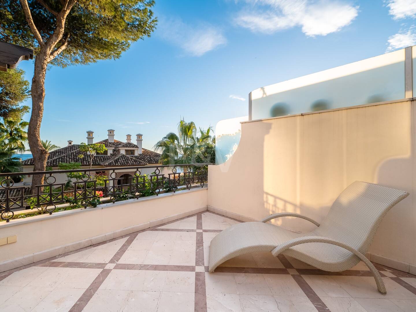 Luxury penthouse in beachfront complex Los Monteros. Minimum stay 2 months.