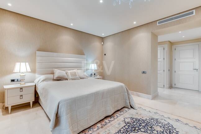 Luxury penthouse in beachfront complex Los Monteros. Minimum stay 2 months.