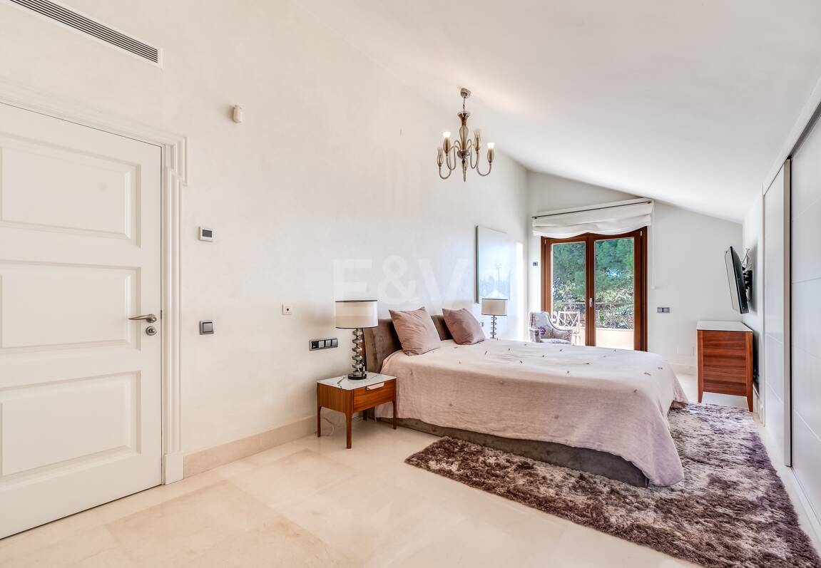 Luxury penthouse in beachfront complex Los Monteros. Minimum stay 2 months.