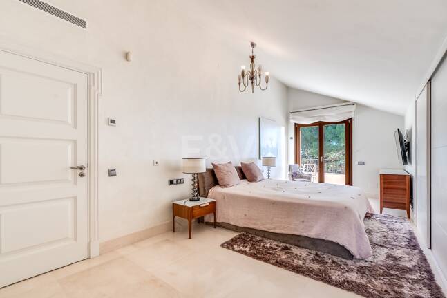 Luxury penthouse in beachfront complex Los Monteros. Minimum stay 2 months.
