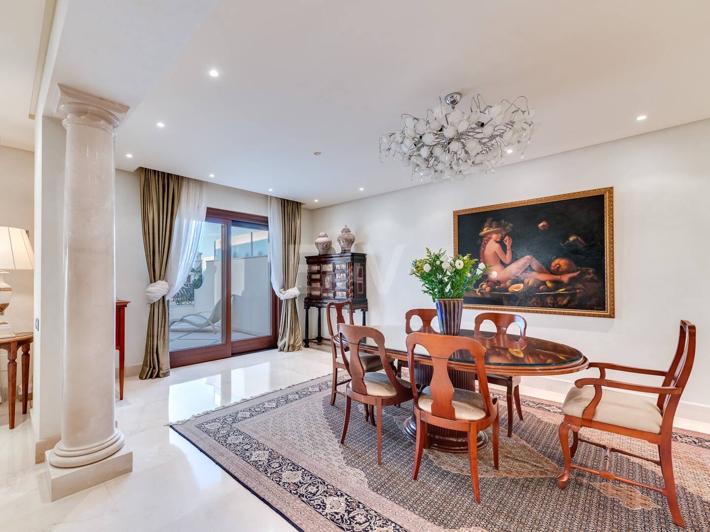 Luksusowy apartament w kompleksie nad morzem Los Monteros. Minimalny pobyt 2 miesiące.