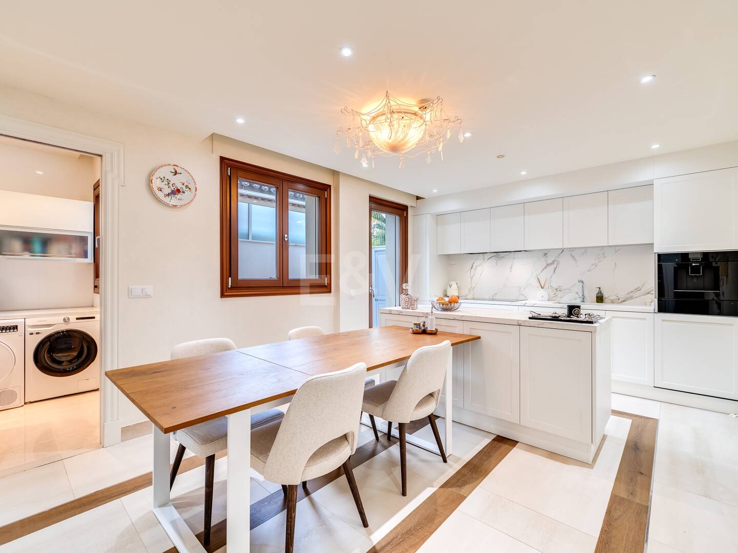 Luksusowy apartament w kompleksie nad morzem Los Monteros. Minimalny pobyt 2 miesiące.